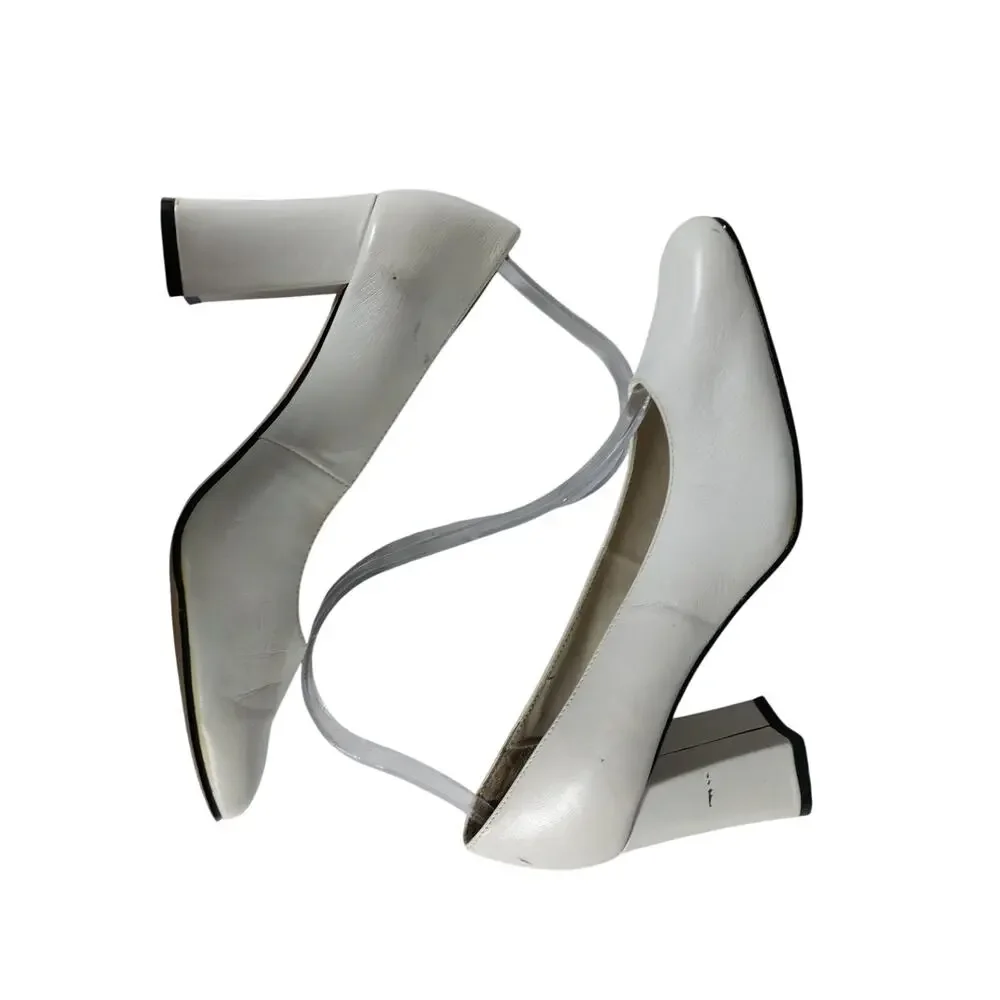 ESPANOLA! EGGSHELL/CREAM GENUINE LEATHER CHUNKY HEEL, SQUARISH TOE HEELS! 7.5M